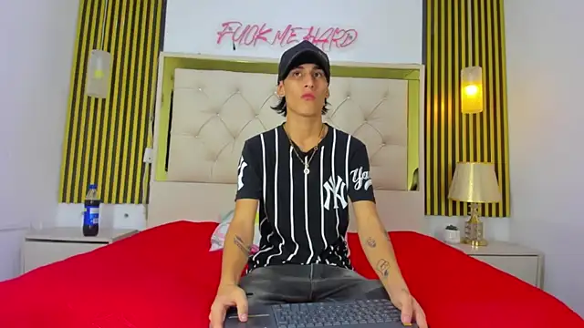 Snapshot of Just18Jake chatting on October 16, 2025, 12:11 am Just18Jake online show from October 16, 2025, 12:11 am