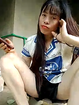 Maymay0033 online show from April 4, 2026, 1:04 am