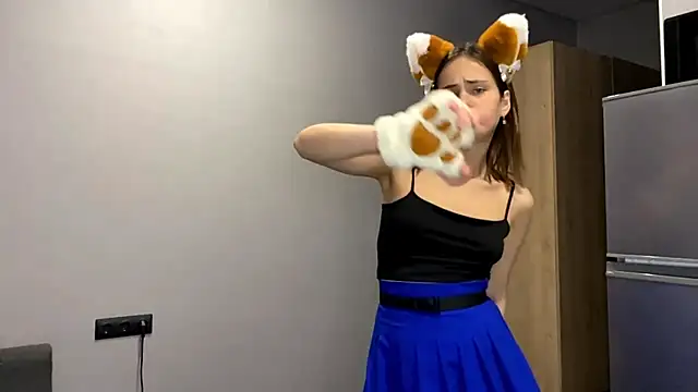 AiMinix online show from September 28, 2025, 4:12 pm