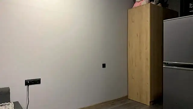 AiMinix online show from October 1, 2025, 4:13 pm