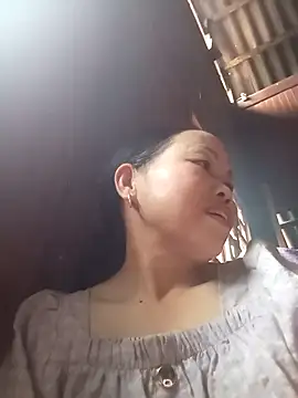  YooY  online show from October 5, 2025, 4:11 am