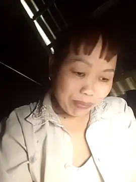  YooY  online show from November 12, 2025, 3:07 am