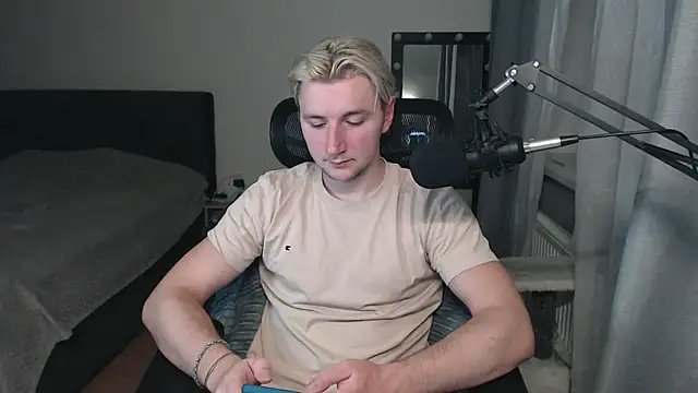 Elvin Vaenight online show from October 8, 2025, 9:45 pm