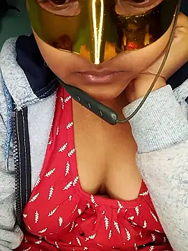 mimi87hoty online show from January 10, 2026, 3:36 pm