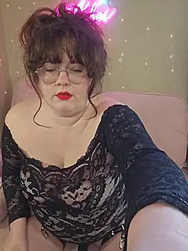 Snapshot of BBWLiLoo chatting on March 24, 2026, 12:10 pm BBWLiLoo online show from March 24, 2026, 12:10 pm