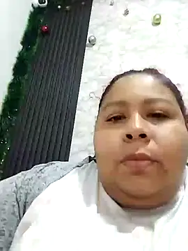 andrealopez1607  online show from November 28, 2025, 5:21 am