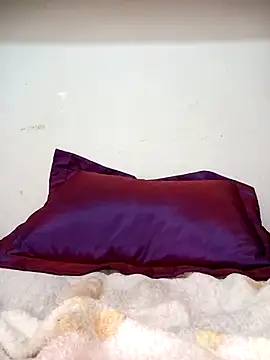 linalolo 12 online show from April 15, 2026, 11:05 pm