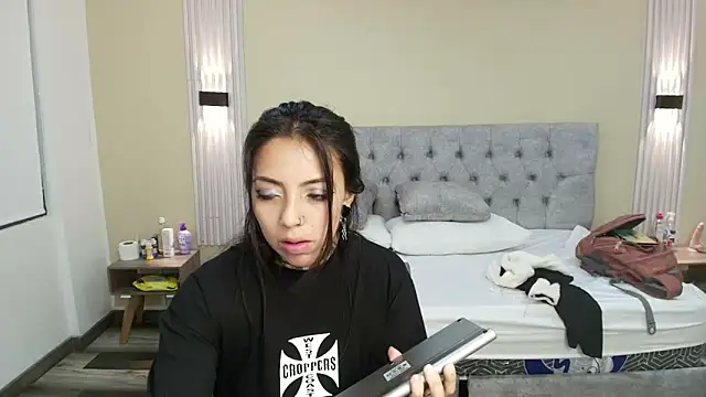 LiaMonroee  online show from September 18, 2025, 11:45 am