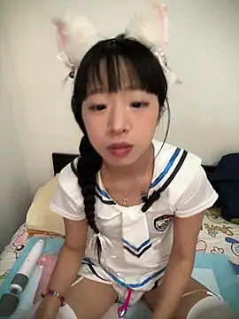 jingjing005 online show from April 23, 2026, 8:46 am