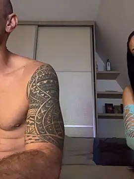 Enriko Aisah2025 online show from October 1, 2025, 9:10 pm