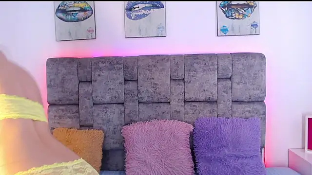 melodydoll online show from October 2, 2025, 3:52 pm