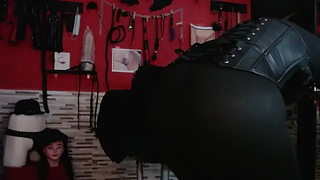 Miss Mirandaa online show from December 13, 2025, 10:37 pm