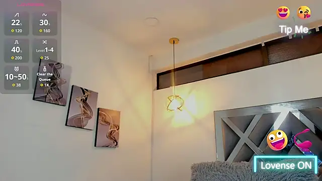 Snapshot of Candy_Hott7 chatting on October 8, 2025, 8:39 pm Candy Hott7 online show from October 8, 2025, 8:39 pm