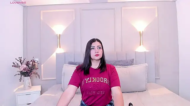 victoria bourne online show from February 3, 2026, 7:08 pm