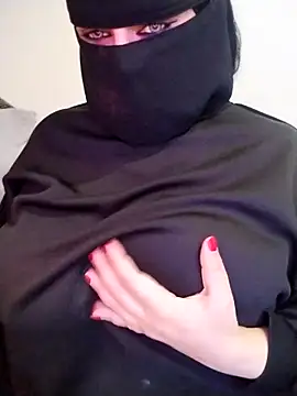 lilyan12 online show from April 11, 2026, 3:00 am