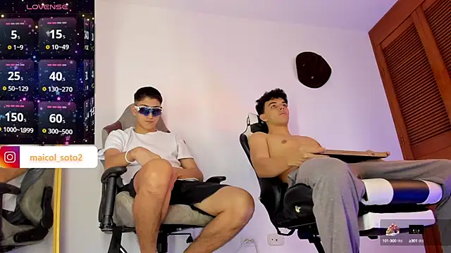 sotooliver3 online show from September 22, 2025, 8:00 pm