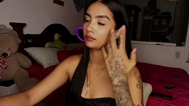 mia yireth online show from September 15, 2025, 12:32 am