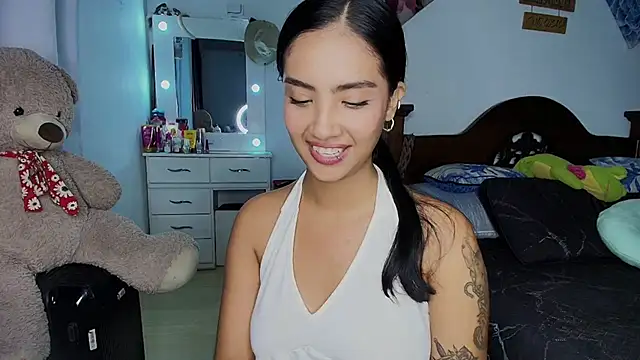 mia yireth online show from October 9, 2025, 1:25 am