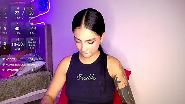 Snapshot of mia_yireth chatting on May 7, 2026, 11:32 pm mia yireth online show from May 7, 2026, 11:32 pm