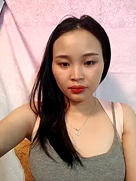 Lili lovely online show from October 12, 2025, 1:37 am