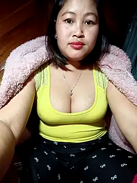 maycuc123 online show from December 14, 2025, 12:10 pm