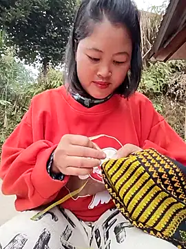 maycuc123 online show from December 16, 2025, 1:43 am