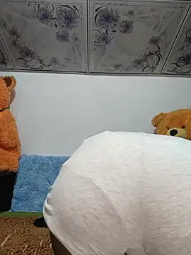 Snapshot of emali_baba chatting on June 4, 2026, 5:24 am emali baba online show from June 4, 2026, 5:24 am