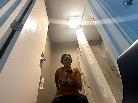 princesslivv online show from September 29, 2025, 7:51 pm