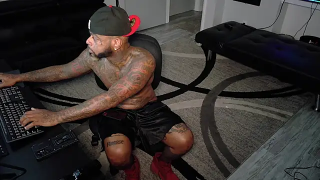 SLANGONDEMHOES online show from October 17, 2025, 6:21 pm