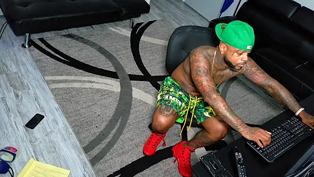 SLANGONDEMHOES online show from December 18, 2025, 9:21 pm