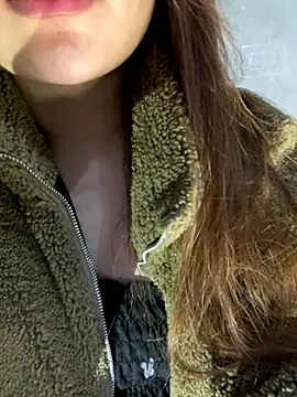 Snapshot of Hinne07 chatting on November 4, 2025, 3:55 pm Hinne07 online show from November 4, 2025, 3:55 pm