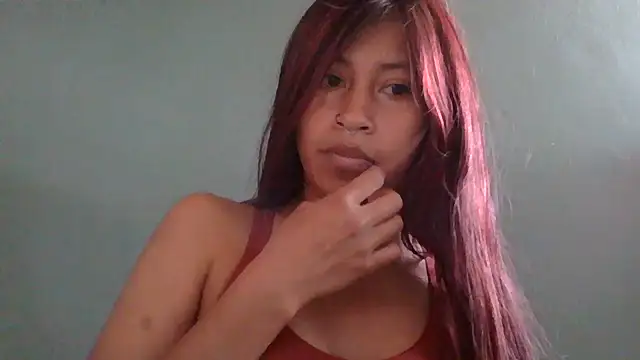 Snapshot of Pocahontas_tw chatting on November 4, 2025, 1:21 pm Pocahontas tw online show from November 4, 2025, 1:21 pm