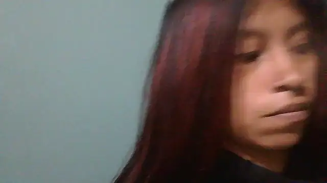 Snapshot of Pocahontas_tw chatting on November 27, 2025, 1:02 pm Pocahontas tw online show from November 27, 2025, 1:02 pm