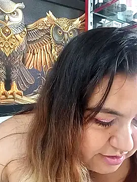 Snapshot of curvy_diva_ chatting on September 9, 2025, 1:43 pm curvy diva online show from September 9, 2025, 1:43 pm