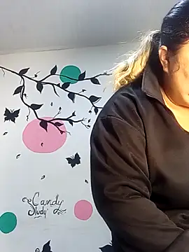 Snapshot of curvy_diva_ chatting on September 10, 2025, 11:10 am curvy diva online show from September 10, 2025, 11:10 am