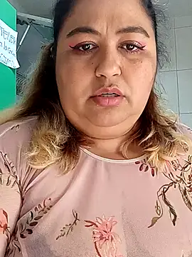 Snapshot of curvy_diva_ chatting on September 19, 2025, 1:12 pm curvy diva online show from September 19, 2025, 1:12 pm