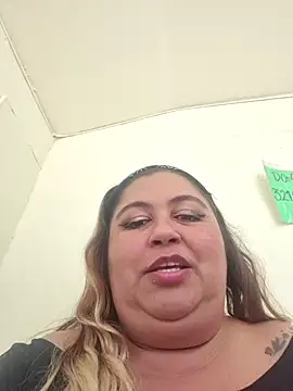 Snapshot of curvy_diva_ chatting on September 23, 2025, 9:51 pm curvy diva online show from September 23, 2025, 9:51 pm