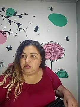 Snapshot of curvy_diva_ chatting on September 24, 2025, 11:02 am curvy diva online show from September 24, 2025, 11:02 am