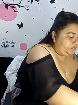 Snapshot of curvy_diva_ chatting on September 25, 2025, 11:14 am curvy diva online show from September 25, 2025, 11:14 am
