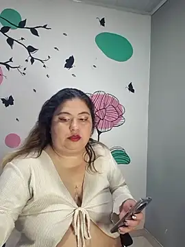Snapshot of curvy_diva_ chatting on September 27, 2025, 11:48 am curvy diva online show from September 27, 2025, 11:48 am
