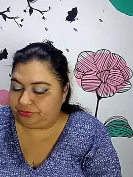 Snapshot of curvy_diva_ chatting on October 9, 2025, 11:19 am curvy diva online show from October 9, 2025, 11:19 am