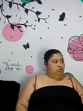Snapshot of curvy_diva_ chatting on October 11, 2025, 11:20 am curvy diva online show from October 11, 2025, 11:20 am