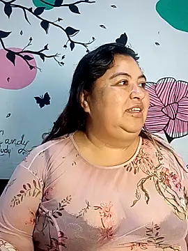 Snapshot of curvy_diva_ chatting on October 13, 2025, 11:21 am curvy diva online show from October 13, 2025, 11:21 am