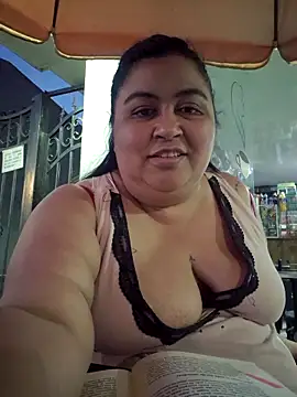 Snapshot of curvy_diva_ chatting on October 16, 2025, 10:55 pm curvy diva online show from October 16, 2025, 10:55 pm
