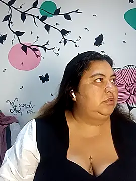 Snapshot of curvy_diva_ chatting on October 21, 2025, 11:11 am curvy diva online show from October 21, 2025, 11:11 am