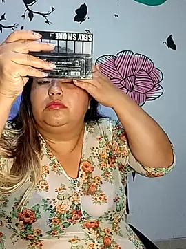 curvy diva  online show from December 21, 2025, 10:44 am