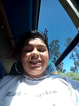 snow belle online show from November 26, 2025, 5:03 pm