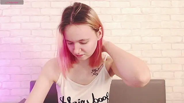 Snapshot of Ericha_Stone chatting on February 6, 2026, 1:21 am Ericha Stone online show from February 6, 2026, 1:21 am