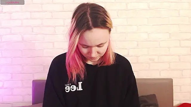 Snapshot of Ericha_Stone chatting on February 17, 2026, 1:13 am Ericha Stone online show from February 17, 2026, 1:13 am