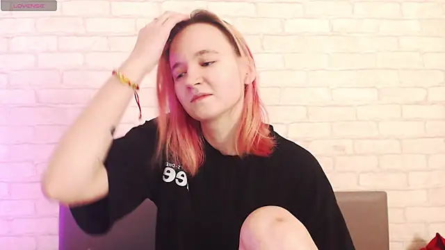 Snapshot of Ericha_Stone chatting on February 19, 2026, 1:23 am Ericha Stone online show from February 19, 2026, 1:23 am